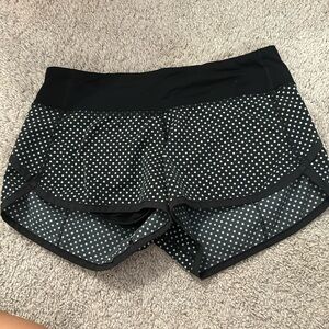 Polka dot lululemon size 4 shorts